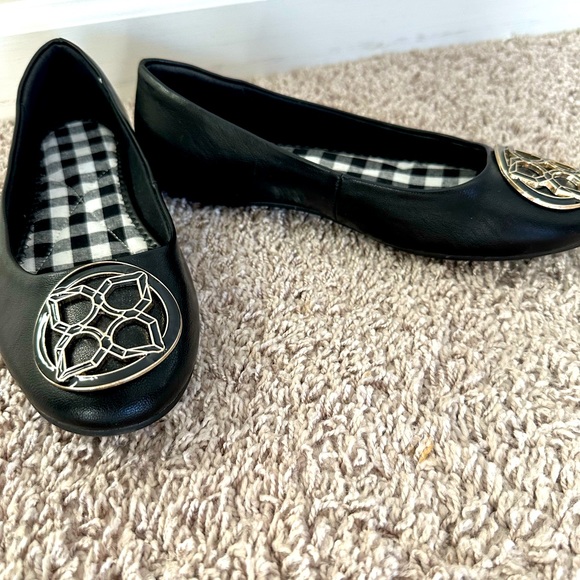 Kelly & Kate Flats size 7 - Picture 2 of 3